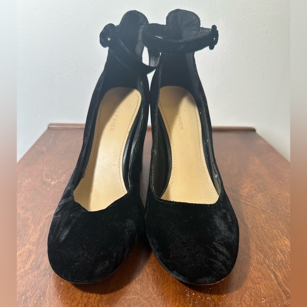 Marc Fisher Elegant Black Velvet Women's Heels - Picture 3 of 11